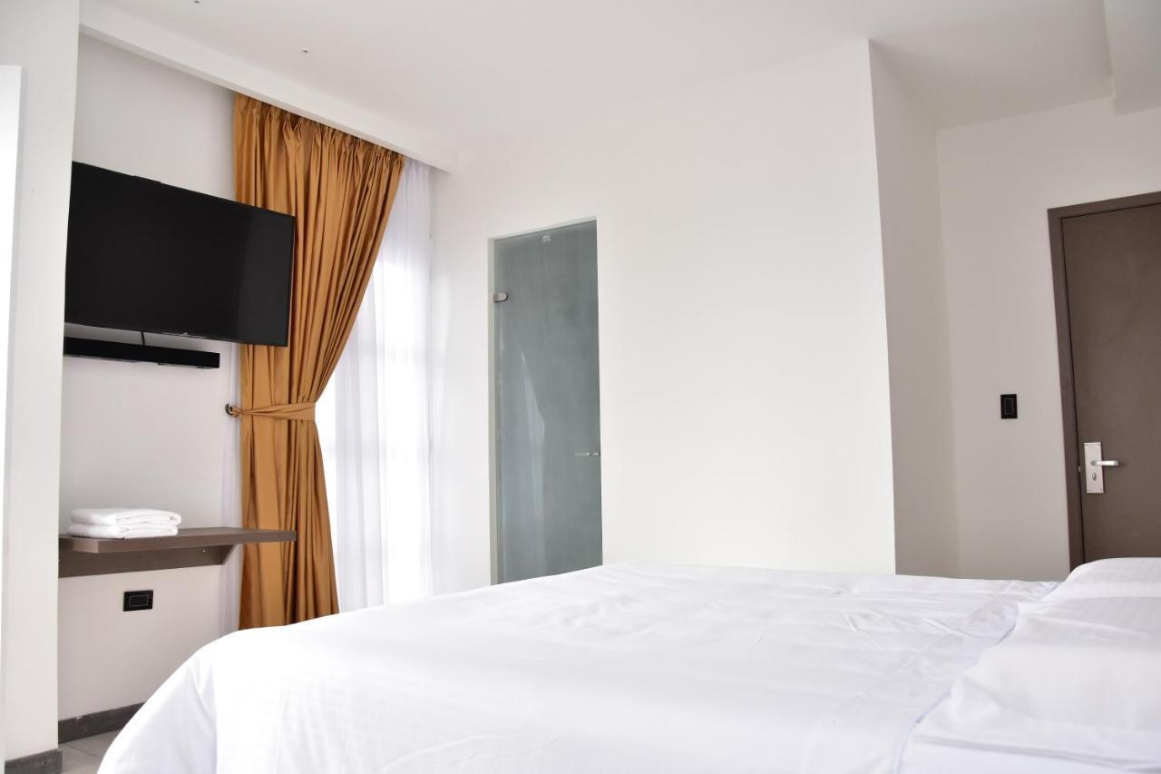 Hotel Valcon ซานตาโรซา เดกาบัล ภายนอก รูปภาพ